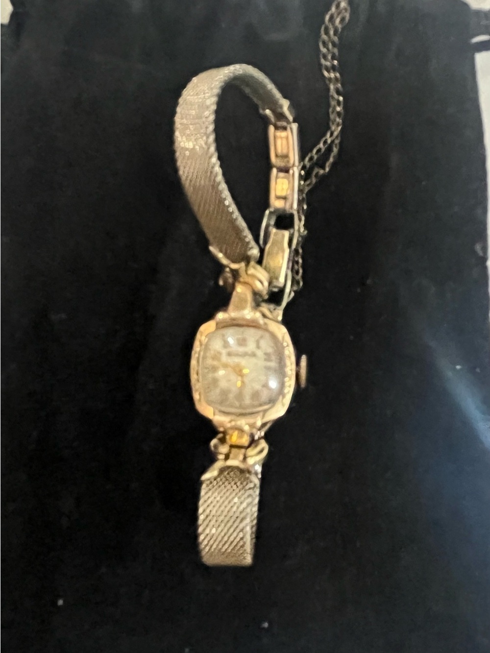 Vintage Women's Bulova 10k Gold-Filled Mesh Bracelet Watch